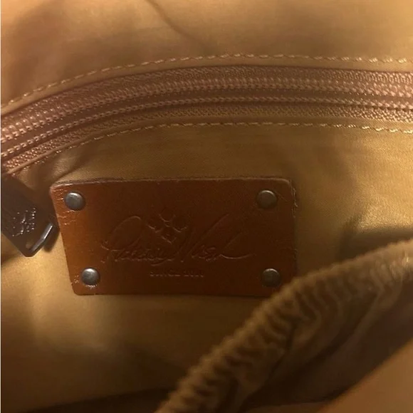 Patricia Nash black crossbody purse. Several compartments. Very versatile - Picture 3 of 10